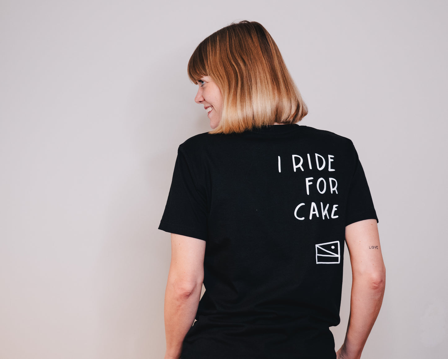 "I ride for cake" Unisex T-Shirt, Black Sesame
